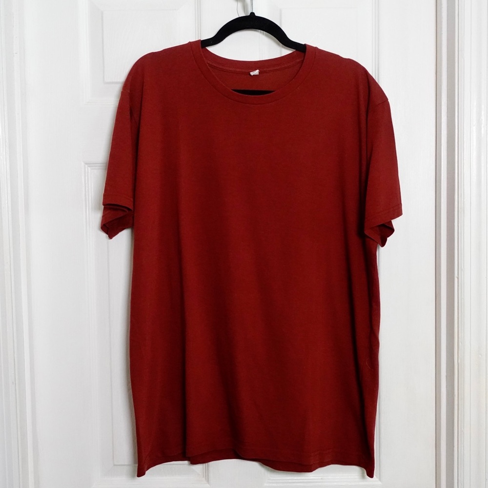 Uniqlo red tshirt